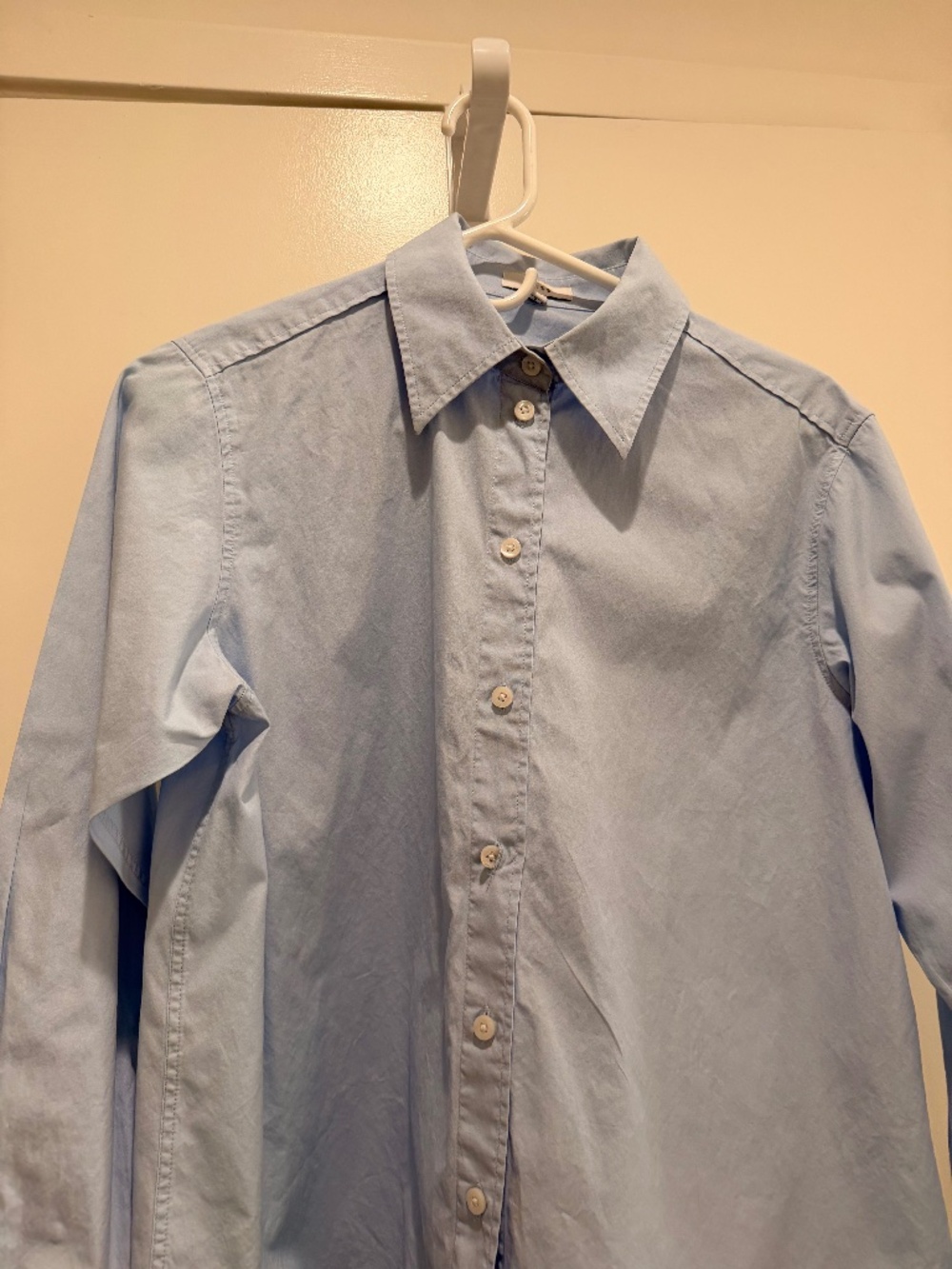 REISS LondonStyle: Classic Tailored Long-Sleeve Button-Down light blue size 2